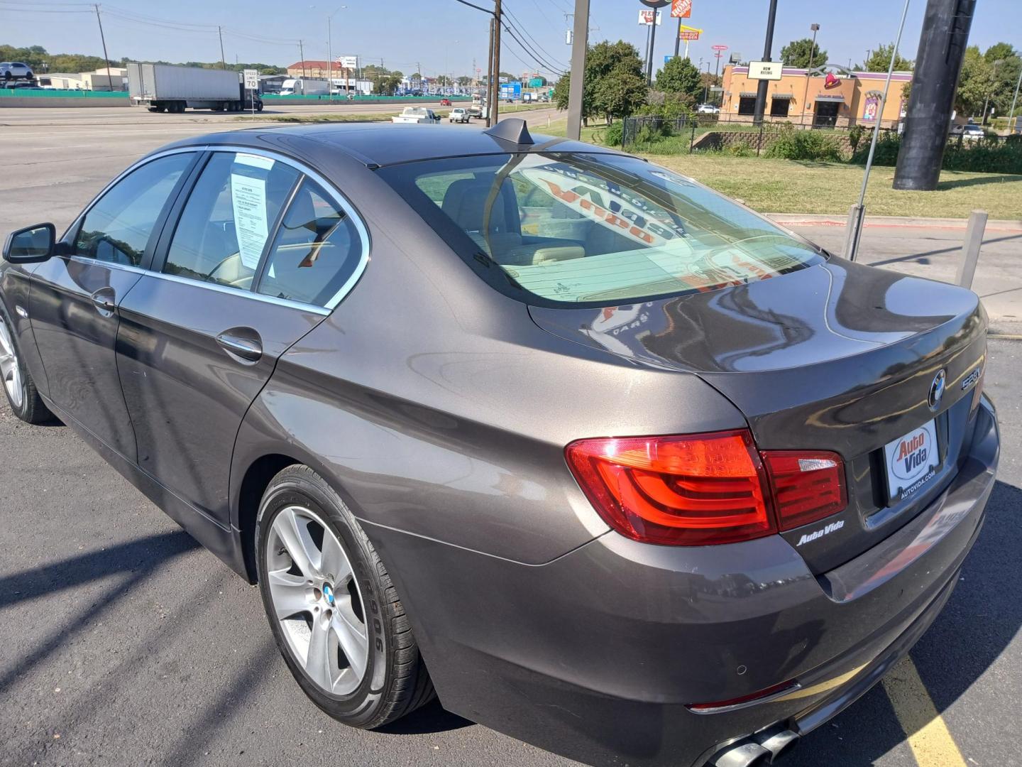 2013 BROWN BMW 5-Series 528i (WBAXG5C59DD) with an 2.0L L4 DOHC 16V TURBO engine, located at 420 I-35E, Lancaster, TX, 75146, (469) 297-4144, 32.593929, -96.823685 - Photo#2