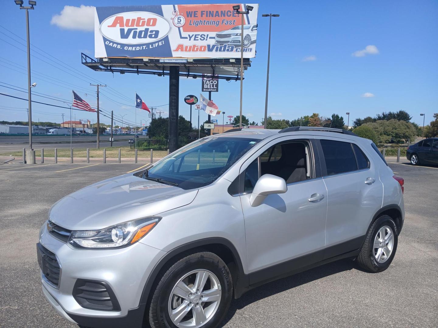 2019 SILVER Chevrolet Trax LT FWD (3GNCJLSB7KL) with an 1.4L L4 DOHC 16V engine, 6A transmission, located at 420 I-35E, Lancaster, TX, 75146, (469) 297-4144, 32.593929, -96.823685 - Photo#0