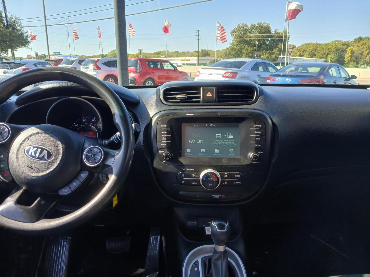 2018 WHITE Kia Soul + (KNDJP3A50J7) with an 2.0L L4 DOHC 16V engine, 6A transmission, located at 420 I-35E, Lancaster, TX, 75146, (469) 297-4144, 32.593929, -96.823685 - Photo#4