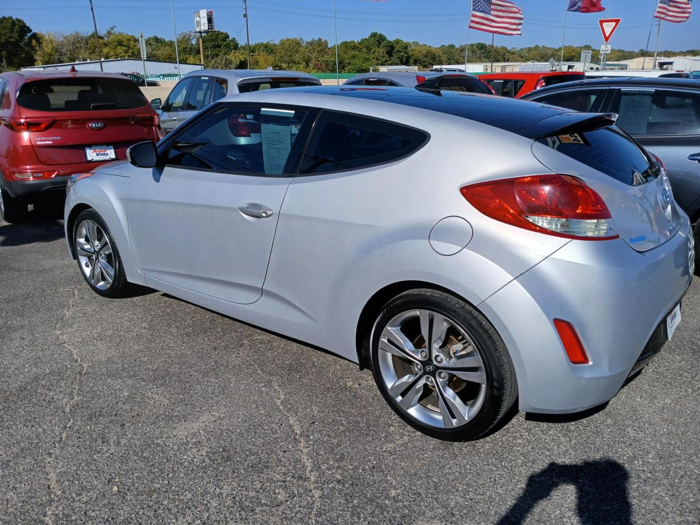 2016 SILVER Hyundai Veloster Base 6MT (KMHTC6AD9GU) with an 1.6L L4 DOHC 16V engine, 6-Speed Manual transmission, located at 420 I-35E, Lancaster, TX, 75146, (469) 297-4144, 32.593929, -96.823685 - Photo#2