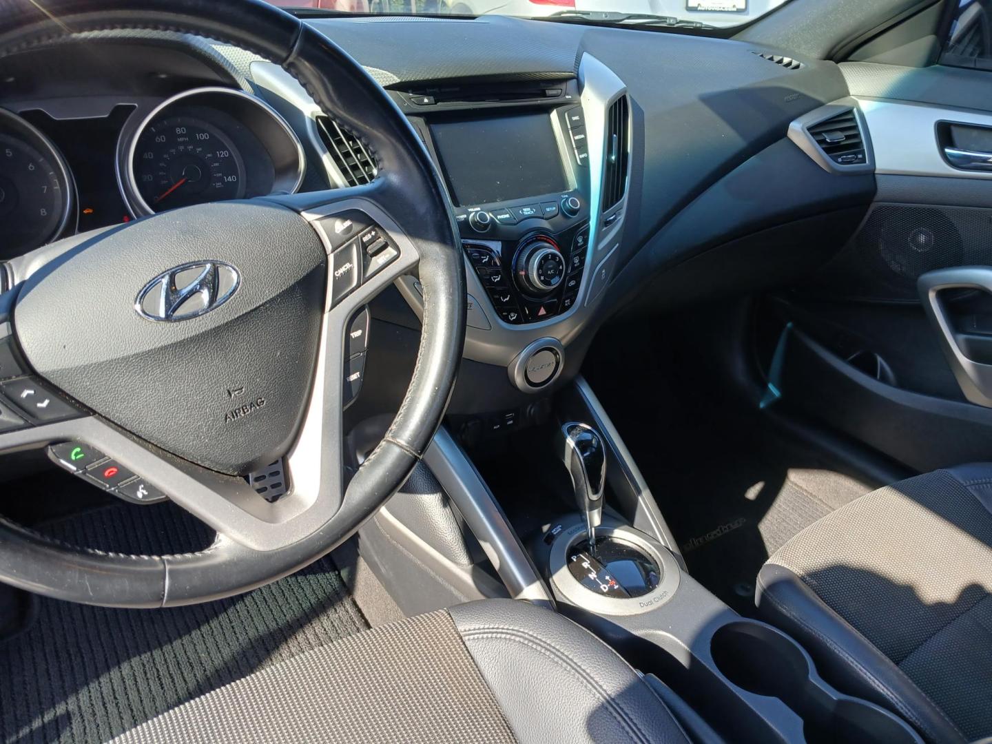 2016 SILVER Hyundai Veloster Base 6MT (KMHTC6AD9GU) with an 1.6L L4 DOHC 16V engine, 6-Speed Manual transmission, located at 420 I-35E, Lancaster, TX, 75146, (469) 297-4144, 32.593929, -96.823685 - Photo#4