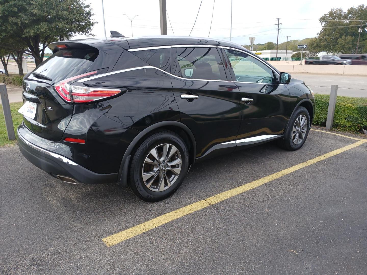 2016 BLACK Nissan Murano Platinum FWD (5N1AZ2MG2GN) with an 3.5L V6 DOHC 24V engine, CVT transmission, located at 420 I-35E, Lancaster, TX, 75146, (469) 297-4144, 32.593929, -96.823685 - Photo#2