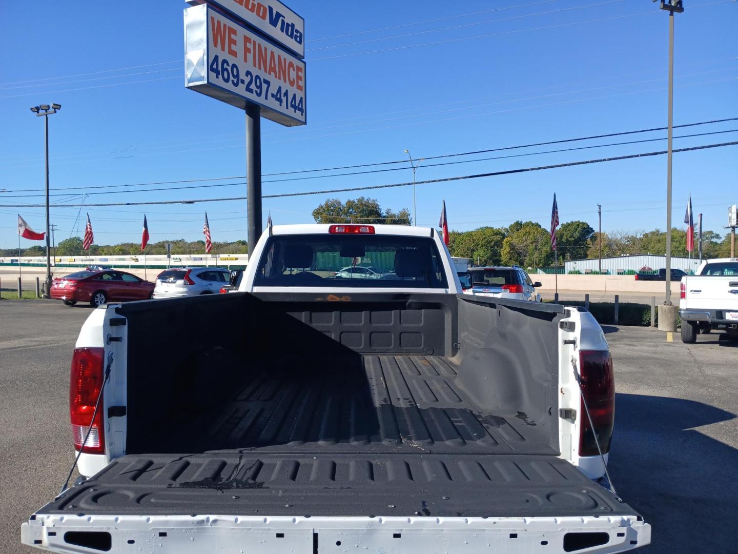 2019 WHITE RAM 1500 Classic Tradesman Regular Cab LWB 4WD (3C6JR7DT3KG) with an 5.7L V8 OHV 16V engine, 8A transmission, located at 420 I-35E, Lancaster, TX, 75146, (469) 297-4144, 32.593929, -96.823685 - Photo#3