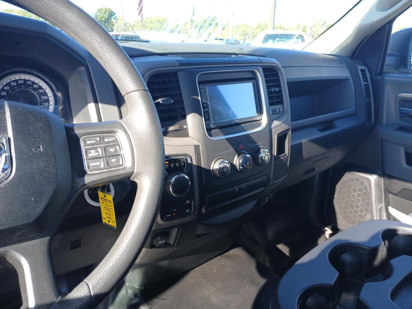 2019 WHITE RAM 1500 Classic Tradesman Regular Cab LWB 4WD (3C6JR7DT3KG) with an 5.7L V8 OHV 16V engine, 8A transmission, located at 420 I-35E, Lancaster, TX, 75146, (469) 297-4144, 32.593929, -96.823685 - Photo#4