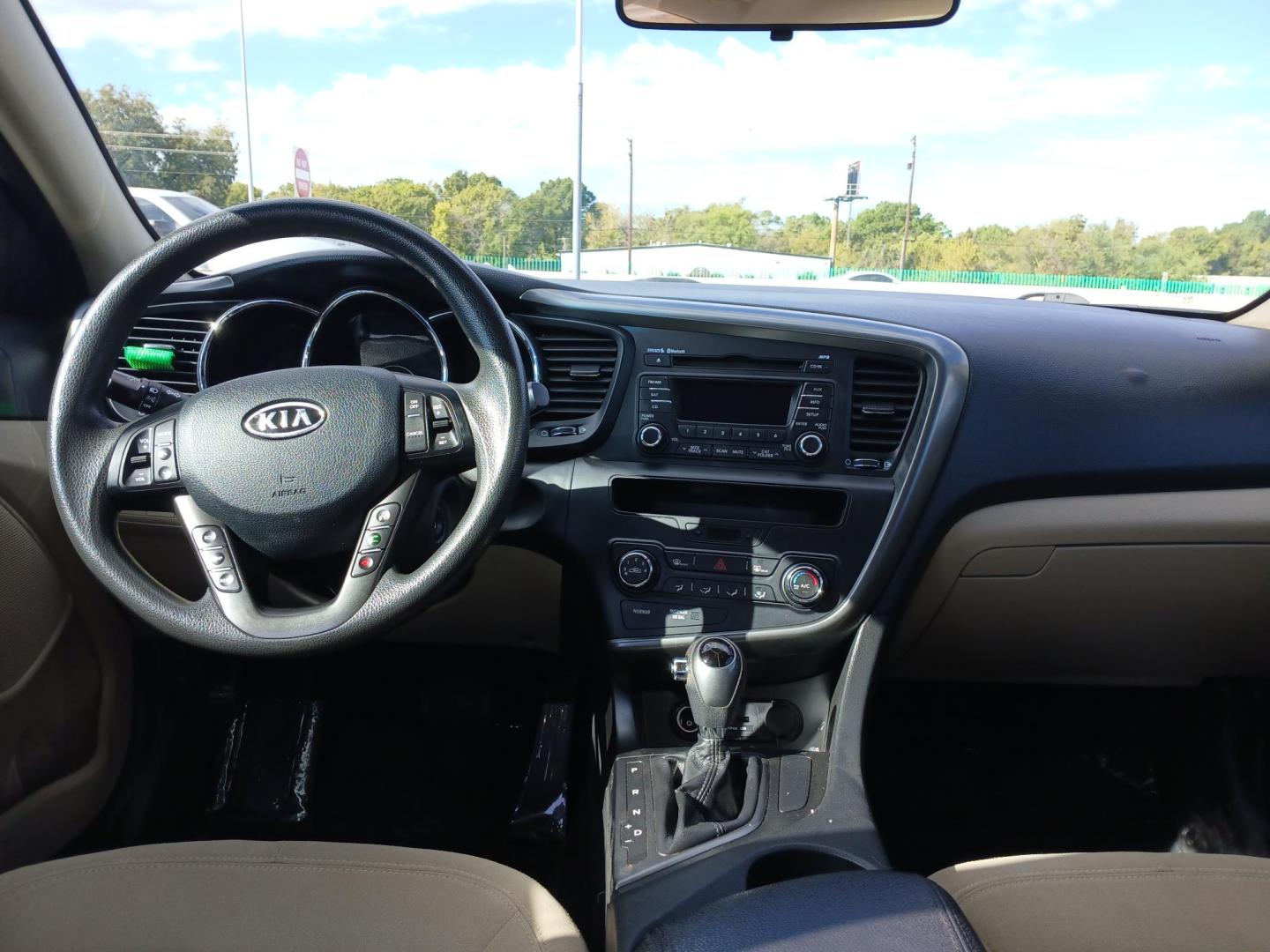 2011 RED Kia Optima EX (KNAGM4A79B5) with an 2.4L L4 DOHC 16V engine, 6-Speed Automatic transmission, located at 420 I-35E, Lancaster, TX, 75146, (469) 297-4144, 32.593929, -96.823685 - Photo#3