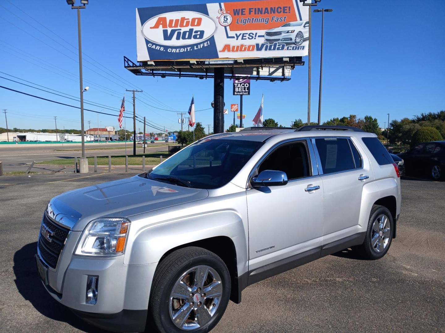 2015 SILVER GMC Terrain SLE2 FWD (2GKALREK8F6) with an 2.4L L4 DOHC 16V FFV engine, 6-Speed Automatic transmission, located at 420 I-35E, Lancaster, TX, 75146, (469) 297-4144, 32.593929, -96.823685 - Photo#0