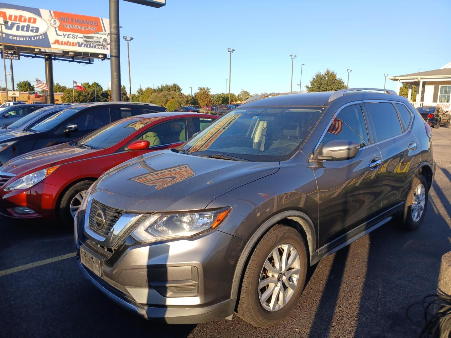 2018 GRAY Nissan Rogue S 2WD (KNMAT2MT9JP) with an 2.5L L4 DOHC 16V engine, CVT transmission, located at 420 I-35E, Lancaster, TX, 75146, (469) 297-4144, 32.593929, -96.823685 - Photo#0