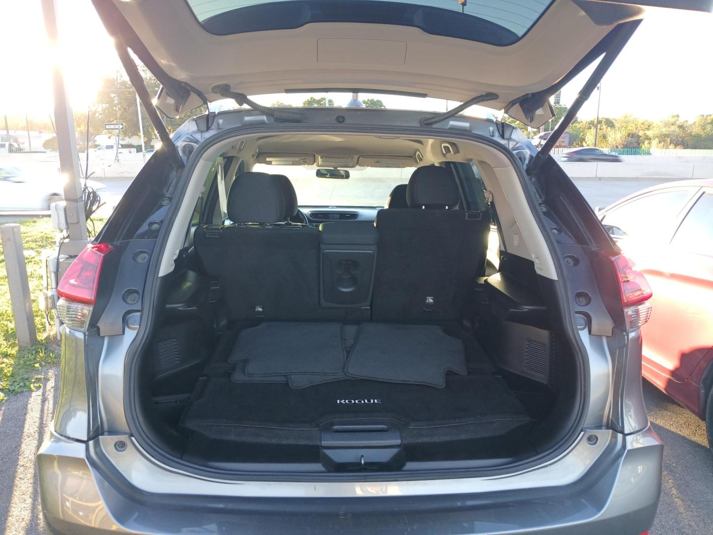 2018 GRAY Nissan Rogue S 2WD (KNMAT2MT9JP) with an 2.5L L4 DOHC 16V engine, CVT transmission, located at 420 I-35E, Lancaster, TX, 75146, (469) 297-4144, 32.593929, -96.823685 - Photo#2