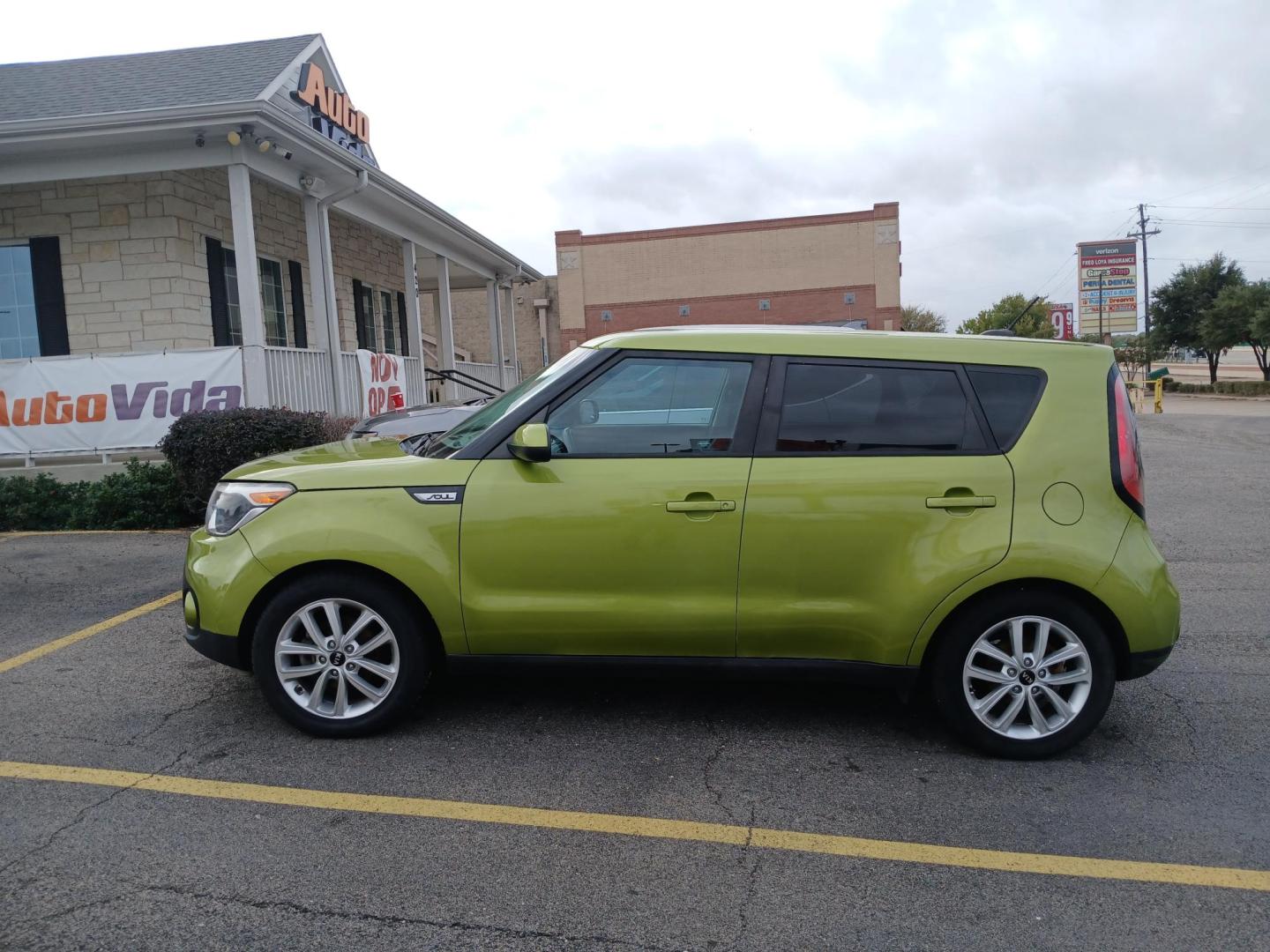 2017 GREEN Kia Soul + (KNDJP3A59H7) with an 2.0L L4 DOHC 16V engine, 6A transmission, located at 420 I-35E, Lancaster, TX, 75146, (469) 297-4144, 32.593929, -96.823685 - Photo#1