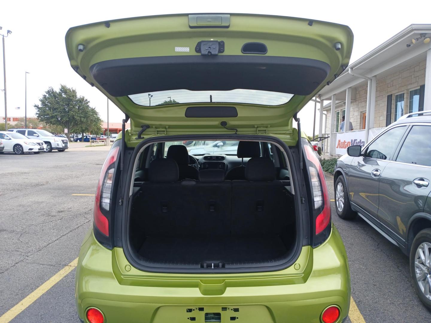 2017 GREEN Kia Soul + (KNDJP3A59H7) with an 2.0L L4 DOHC 16V engine, 6A transmission, located at 420 I-35E, Lancaster, TX, 75146, (469) 297-4144, 32.593929, -96.823685 - Photo#3