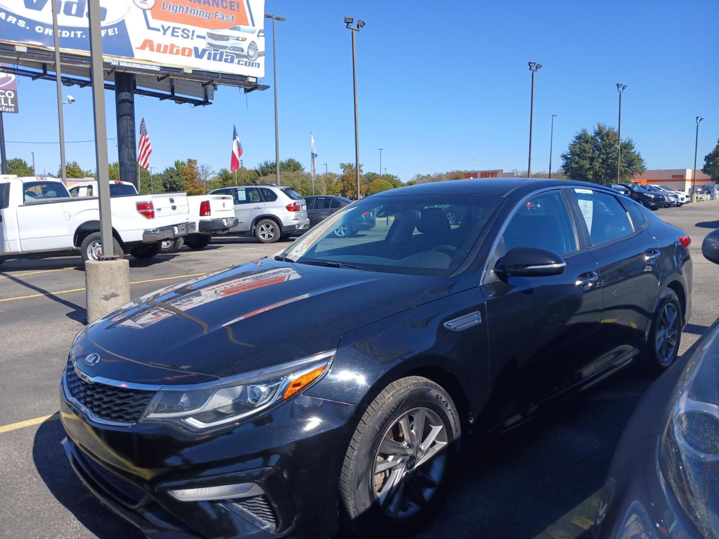 2020 G Kia Optima LX (5XXGT4L35LG) with an 2.4L L4 DOHC 16V engine, 6A transmission, located at 420 I-35E, Lancaster, TX, 75146, (469) 297-4144, 32.593929, -96.823685 - Photo#0