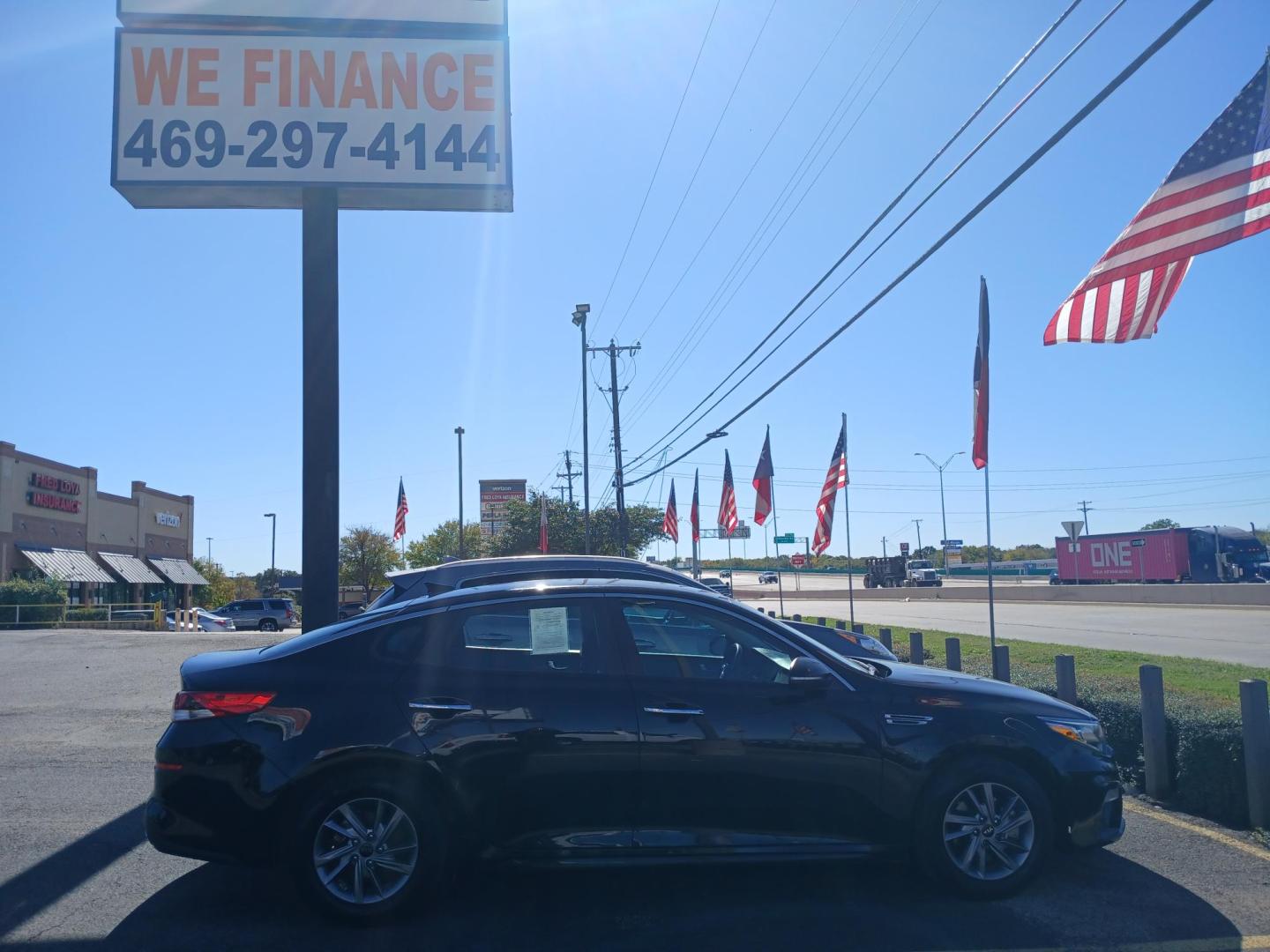 2020 G Kia Optima LX (5XXGT4L35LG) with an 2.4L L4 DOHC 16V engine, 6A transmission, located at 420 I-35E, Lancaster, TX, 75146, (469) 297-4144, 32.593929, -96.823685 - Photo#1