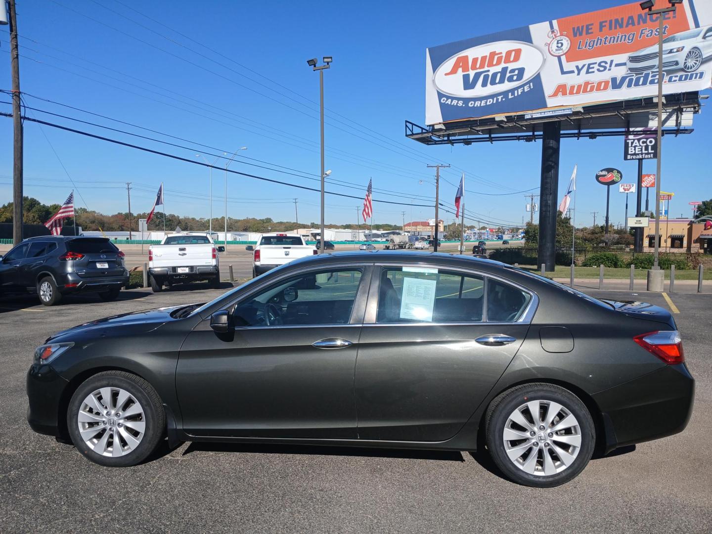 2014 GRAY Honda Accord EX-L Sedan CVT (1HGCR2F82EA) with an 2.4L L4 DOHC 16V engine, Continuously Variable Transmission transmission, located at 420 I-35E, Lancaster, TX, 75146, (469) 297-4144, 32.593929, -96.823685 - Photo#1