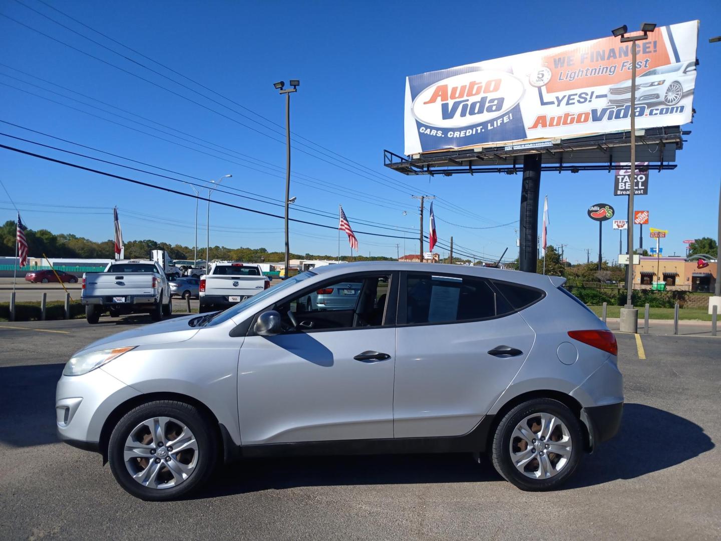 2014 BLACK Hyundai Tucson GL Auto FWD (KM8JT3AF7EU) with an 2.0L L4 DOHC 16V engine, 6-Speed Automatic transmission, located at 420 I-35E, Lancaster, TX, 75146, (469) 297-4144, 32.593929, -96.823685 - Photo#1