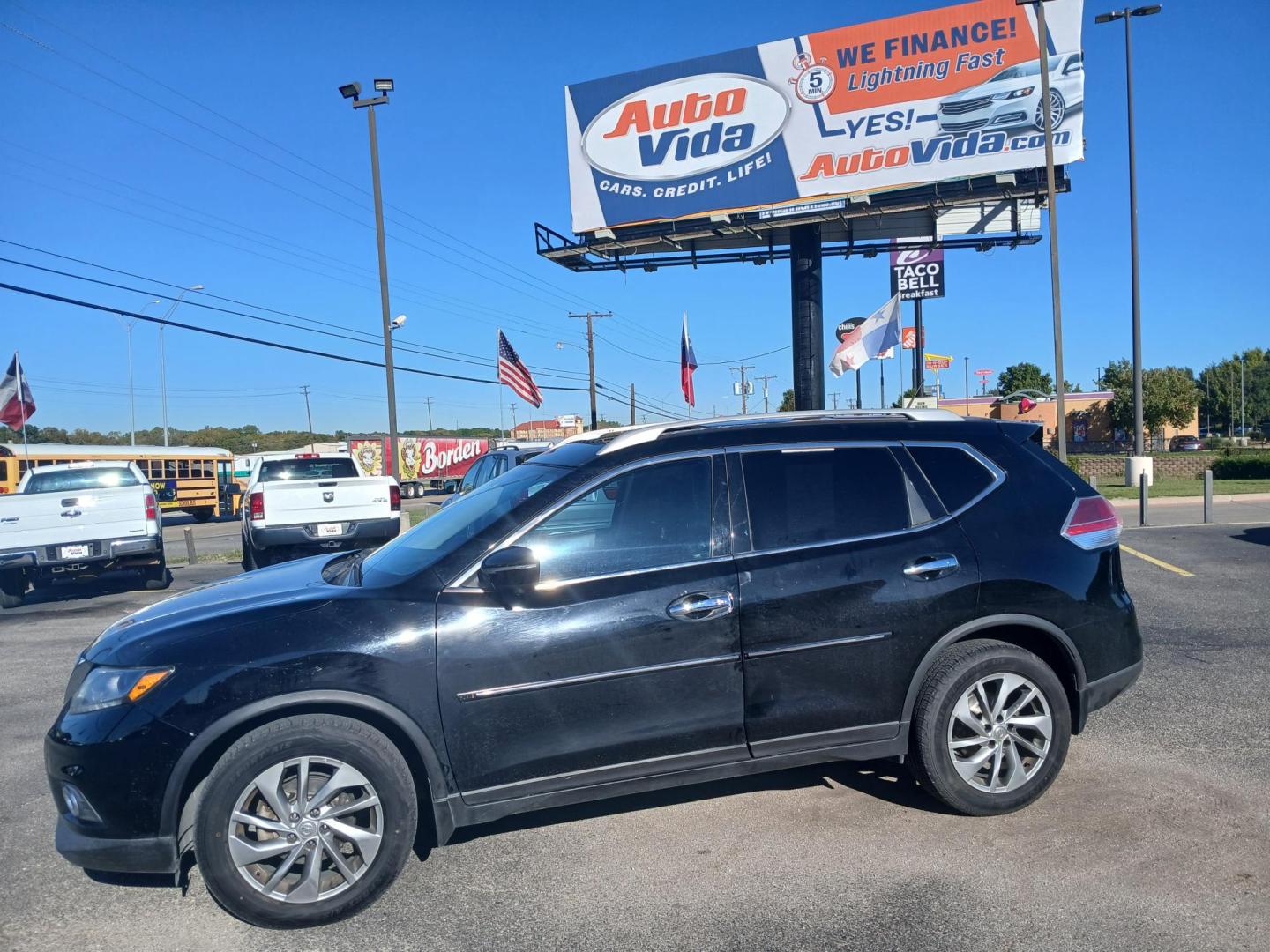 2015 BLACK Nissan Rogue S 2WD (5N1AT2MT9FC) with an 2.5L L4 DOHC 16V engine, Continuously Variable Transmission transmission, located at 420 I-35E, Lancaster, TX, 75146, (469) 297-4144, 32.593929, -96.823685 - Photo#1