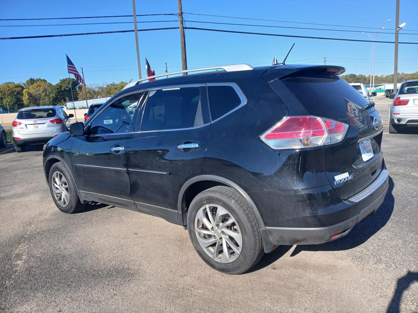 2015 BLACK Nissan Rogue S 2WD (5N1AT2MT9FC) with an 2.5L L4 DOHC 16V engine, Continuously Variable Transmission transmission, located at 420 I-35E, Lancaster, TX, 75146, (469) 297-4144, 32.593929, -96.823685 - Photo#2