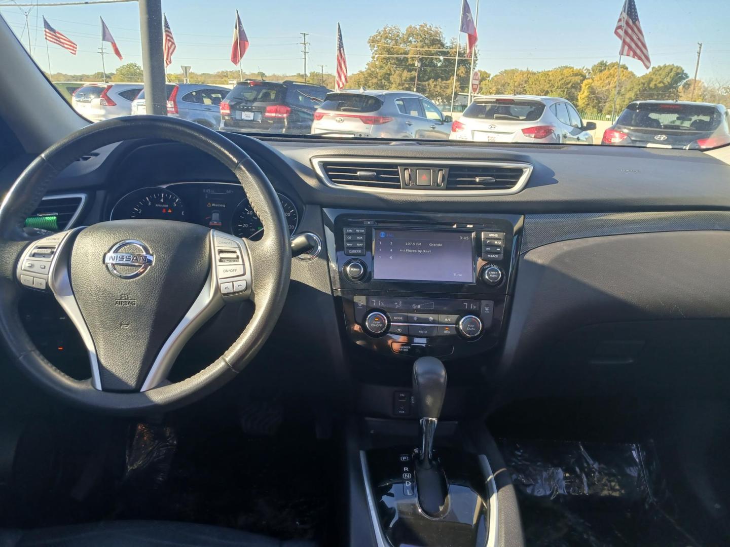 2015 BLACK Nissan Rogue S 2WD (5N1AT2MT9FC) with an 2.5L L4 DOHC 16V engine, Continuously Variable Transmission transmission, located at 420 I-35E, Lancaster, TX, 75146, (469) 297-4144, 32.593929, -96.823685 - Photo#4