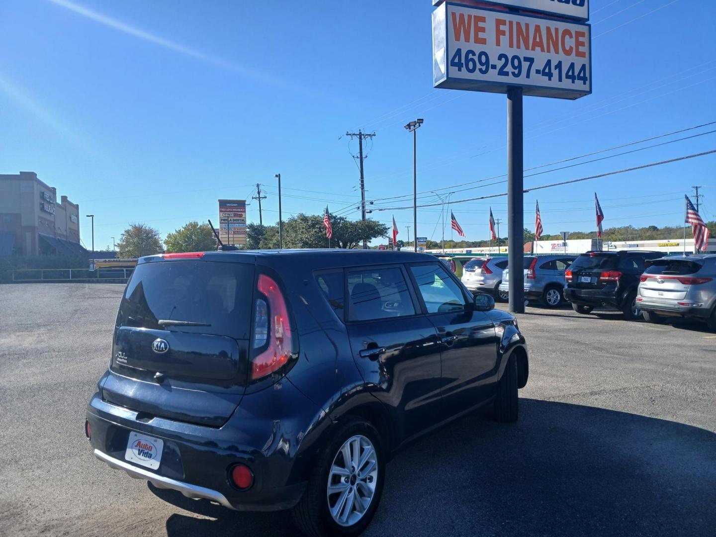 2017 BLUE Kia Soul + (KNDJP3A51H7) with an 2.0L L4 DOHC 16V engine, 6A transmission, located at 420 I-35E, Lancaster, TX, 75146, (469) 297-4144, 32.593929, -96.823685 - Photo#2