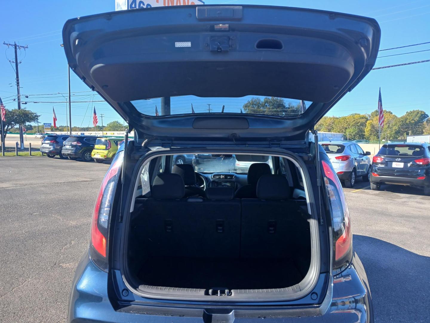 2017 BLUE Kia Soul + (KNDJP3A51H7) with an 2.0L L4 DOHC 16V engine, 6A transmission, located at 420 I-35E, Lancaster, TX, 75146, (469) 297-4144, 32.593929, -96.823685 - Photo#3