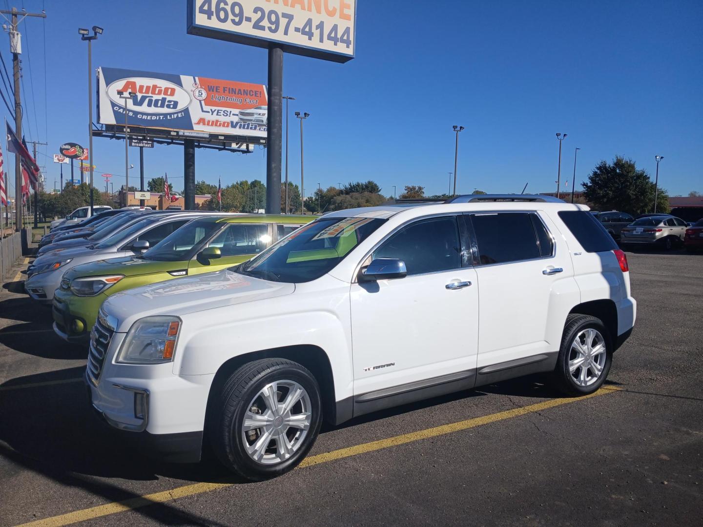 2016 WHITE GMC Terrain SLT AWD (2GKFLUEKXG6) with an 2.4L L4 DOHC 16V engine, 6A transmission, located at 420 I-35E, Lancaster, TX, 75146, (469) 297-4144, 32.593929, -96.823685 - Photo#0