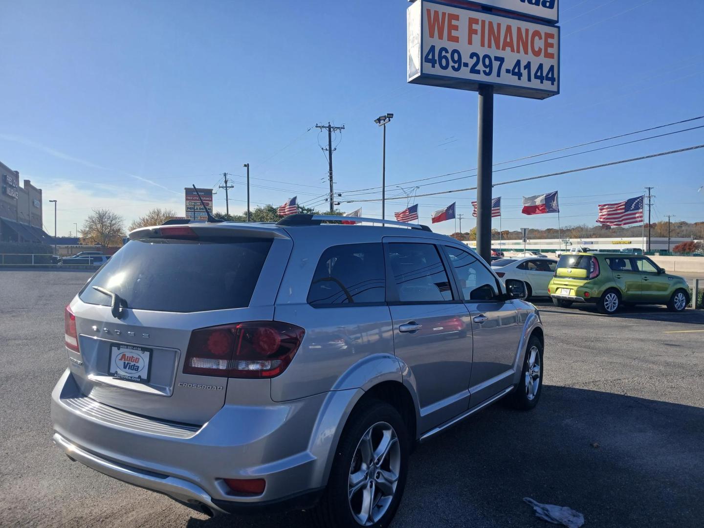 2017 SILVER Dodge Journey Crossroad Plus FWD (3C4PDCGG2HT) with an 3.6L V6 DOHC 24V engine, 4A transmission, located at 420 I-35E, Lancaster, TX, 75146, (469) 297-4144, 32.593929, -96.823685 - Photo#2