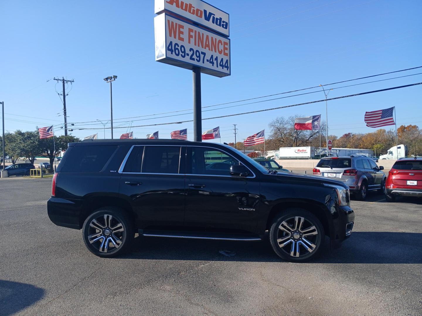 2017 BLACK GMC Yukon SLT 2WD (1GKS1BKC8HR) with an 5.3L V8 OHV 16V engine, 6A transmission, located at 420 I-35E, Lancaster, TX, 75146, (469) 297-4144, 32.593929, -96.823685 - Photo#1