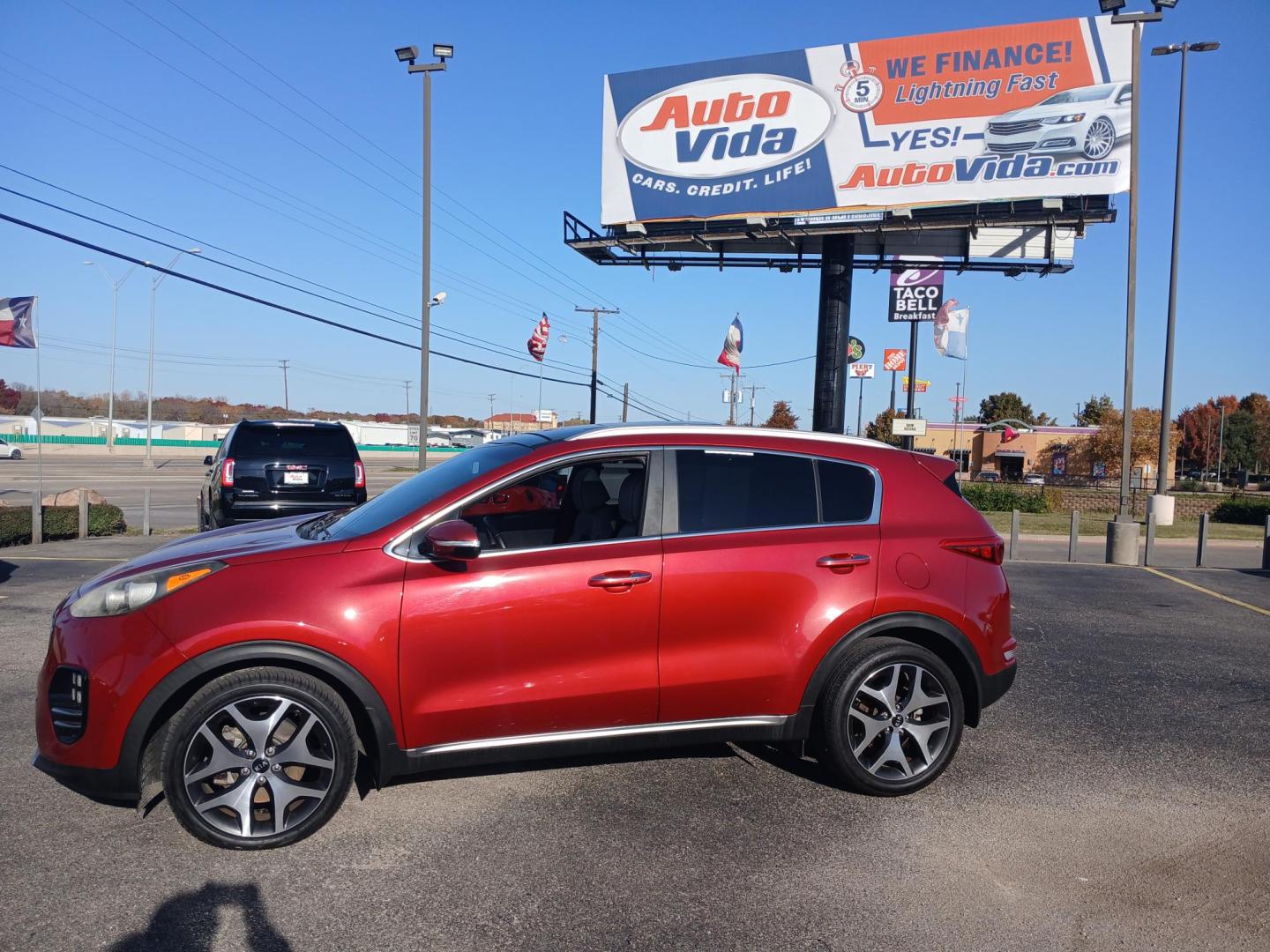 2017 RED Kia Sportage SX FWD (KNDPR3A67H7) with an 2.0L L4 DOHC 16V engine, 6A transmission, located at 420 I-35E, Lancaster, TX, 75146, (469) 297-4144, 32.593929, -96.823685 - Photo#1