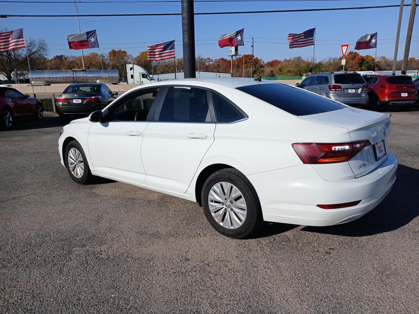 2019 WHITE Volkswagen Jetta 1.4T S 8A (3VWCB7BU6KM) with an 1.4L L4 DOHC 20V engine, 8A transmission, located at 420 I-35E, Lancaster, TX, 75146, (469) 297-4144, 32.593929, -96.823685 - Photo#2