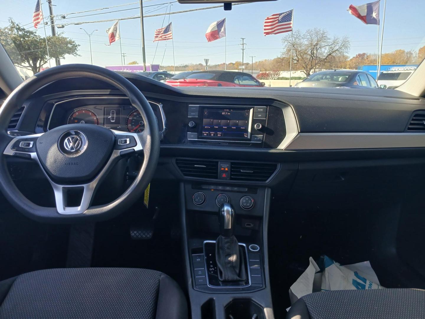 2019 WHITE Volkswagen Jetta 1.4T S 8A (3VWCB7BU6KM) with an 1.4L L4 DOHC 20V engine, 8A transmission, located at 420 I-35E, Lancaster, TX, 75146, (469) 297-4144, 32.593929, -96.823685 - Photo#4