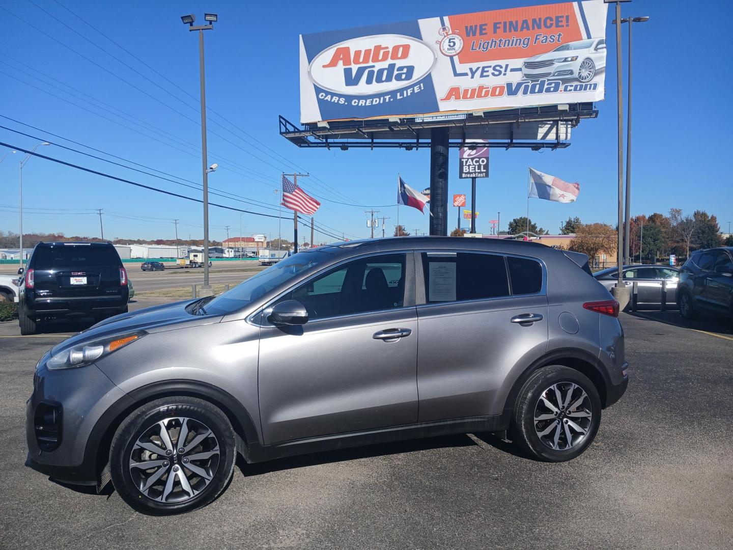 2018 SILVER Kia Sportage EX FWD (KNDPN3AC6J7) with an 2.4L V6 DOHC 24V engine, 6A transmission, located at 420 I-35E, Lancaster, TX, 75146, (469) 297-4144, 32.593929, -96.823685 - Photo#1