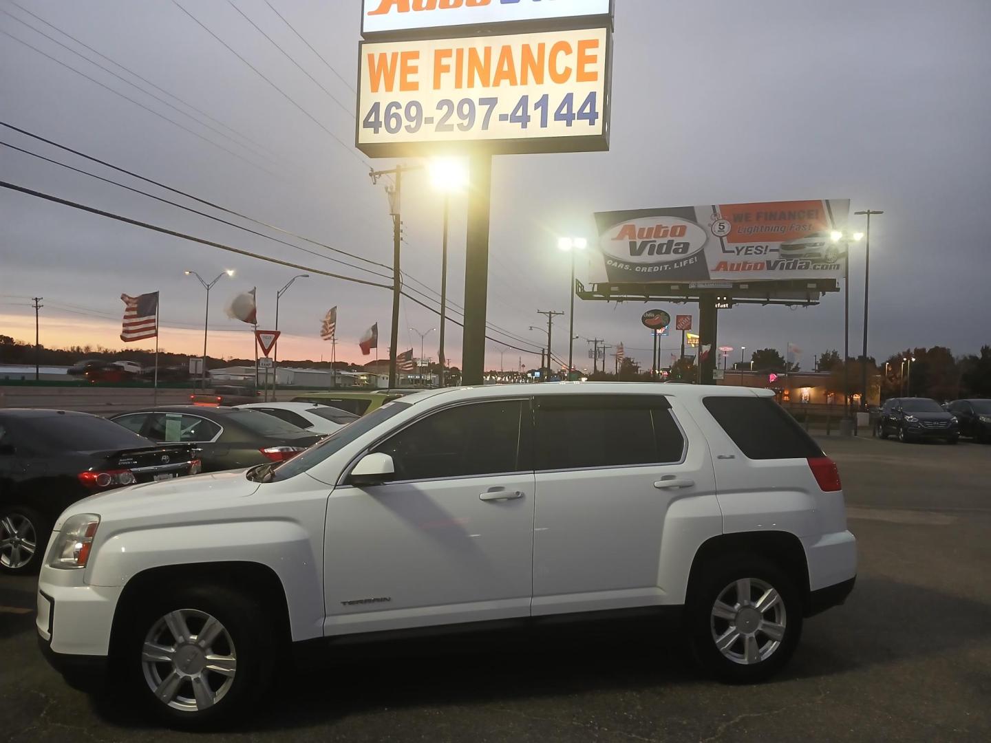 2016 WHITE GMC Terrain SLE1 FWD (2GKALMEK1G6) with an 2.4L L4 DOHC 16V engine, 6A transmission, located at 420 I-35E, Lancaster, TX, 75146, (469) 297-4144, 32.593929, -96.823685 - Photo#1