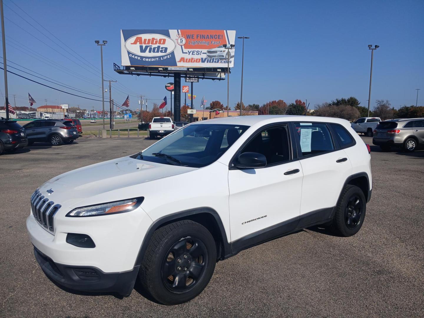 2017 WHITE Jeep Cherokee Sport FWD (1C4PJLAB7HD) with an 2.4L L4 DOHC 16V engine, 9A transmission, located at 420 I-35E, Lancaster, TX, 75146, (469) 297-4144, 32.593929, -96.823685 - Photo#0