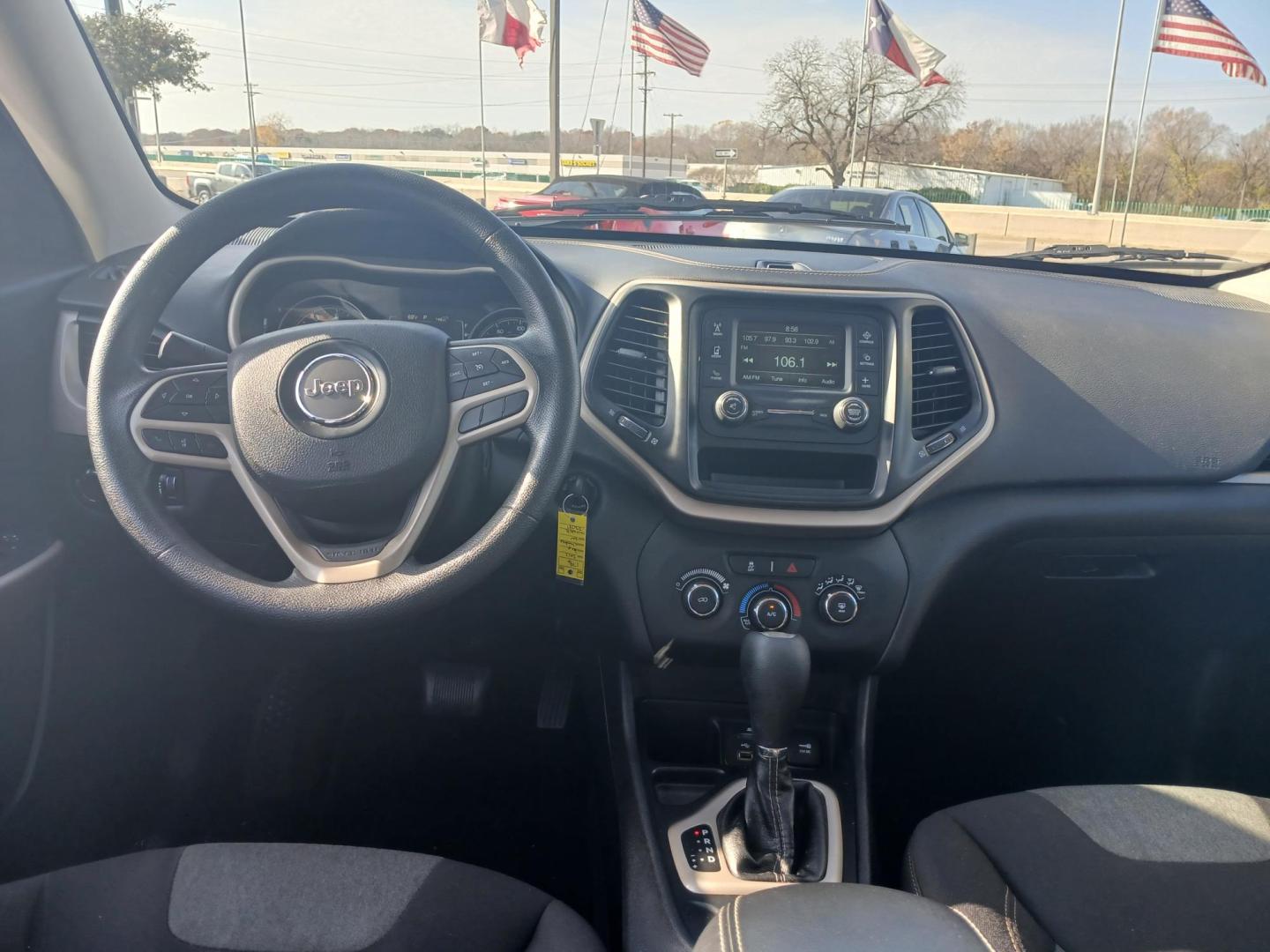 2017 WHITE Jeep Cherokee Sport FWD (1C4PJLAB7HD) with an 2.4L L4 DOHC 16V engine, 9A transmission, located at 420 I-35E, Lancaster, TX, 75146, (469) 297-4144, 32.593929, -96.823685 - Photo#4