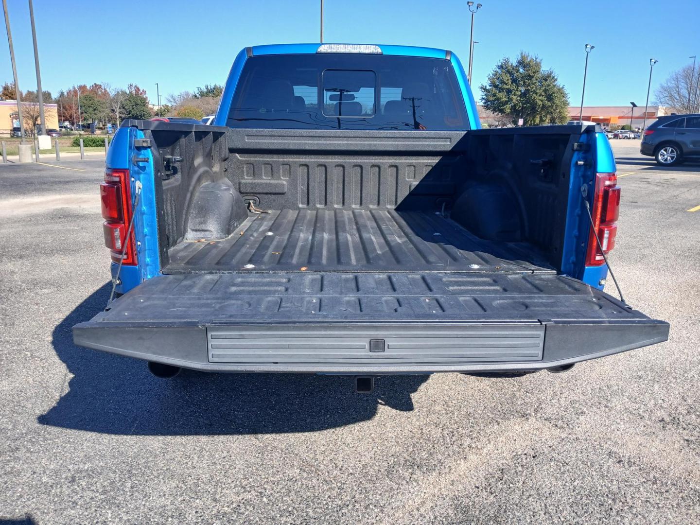 2020 BLUE Ford F-150 Raptor SuperCrew 4WD (1FTFW1RG6LF) with an 3.5 V6 engine, 6A transmission, located at 420 I-35E, Lancaster, TX, 75146, (469) 297-4144, 32.593929, -96.823685 - Photo#4