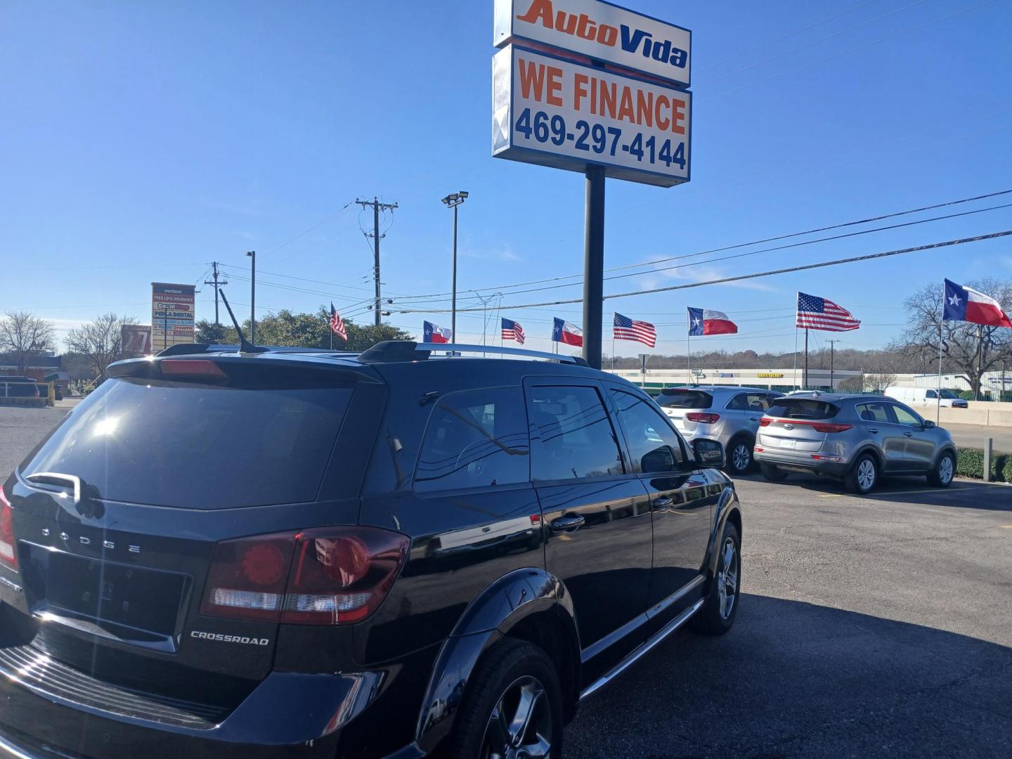 2017 BLACK Dodge Journey Crossroad Plus FWD (3C4PDCGG5HT) with an 3.6L V6 DOHC 24V engine, 4A transmission, located at 420 I-35E, Lancaster, TX, 75146, (469) 297-4144, 32.593929, -96.823685 - Photo#2