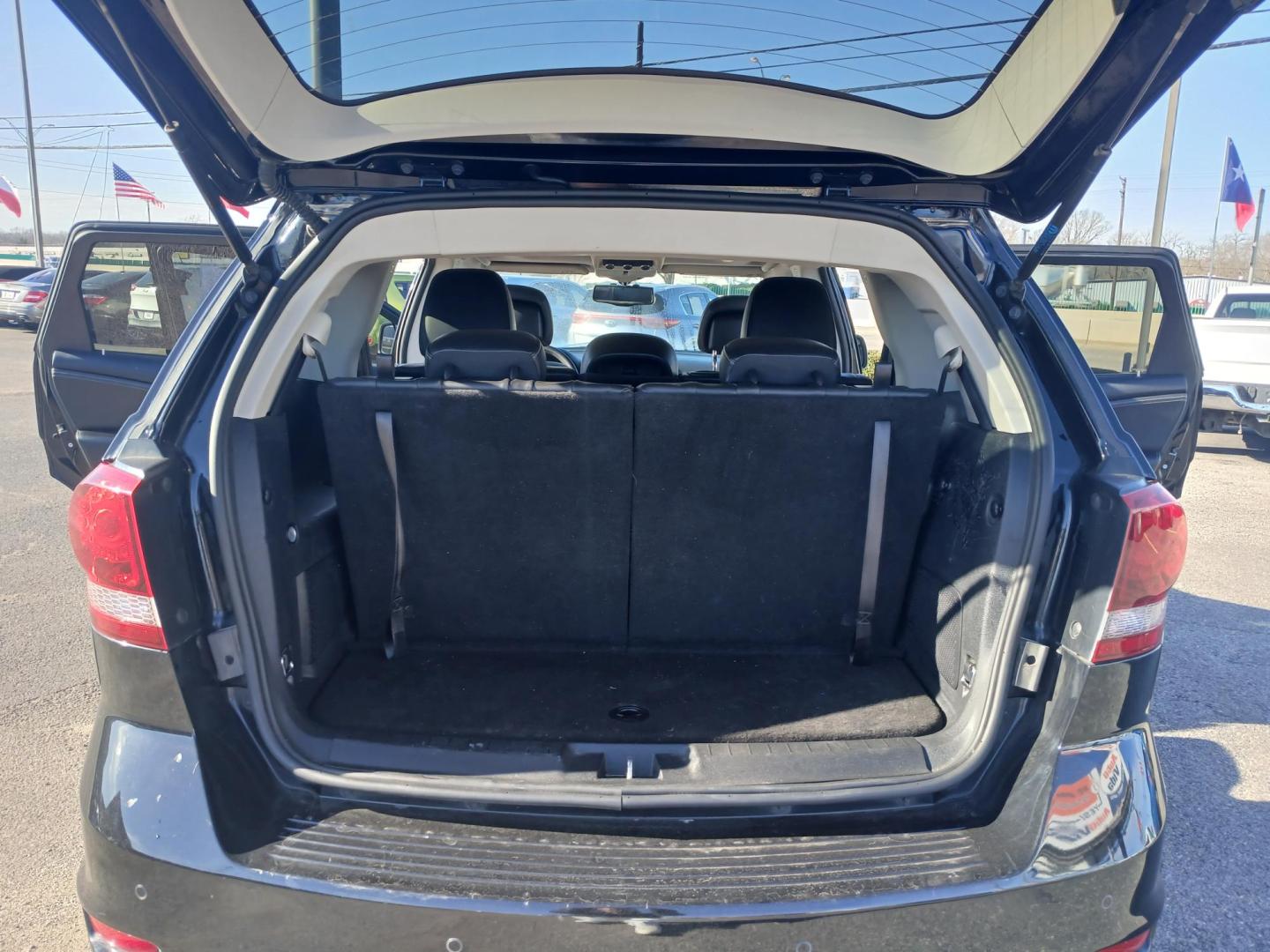 2017 BLACK Dodge Journey Crossroad Plus FWD (3C4PDCGG5HT) with an 3.6L V6 DOHC 24V engine, 4A transmission, located at 420 I-35E, Lancaster, TX, 75146, (469) 297-4144, 32.593929, -96.823685 - Photo#6