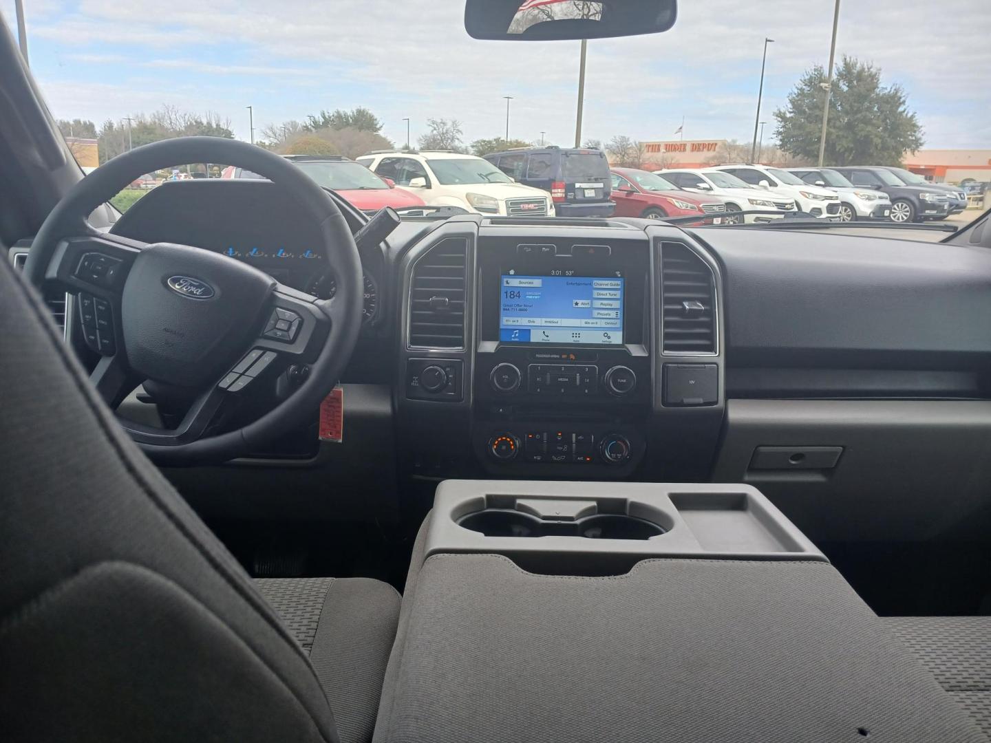 2017 WHITE Ford F-150 Lariat SuperCrew 6.5-ft. Bed 4WD (1FTEW1EFXHK) with an 5.0L V8 engine, 6A transmission, located at 420 I-35E, Lancaster, TX, 75146, (469) 297-4144, 32.593929, -96.823685 - Photo#3