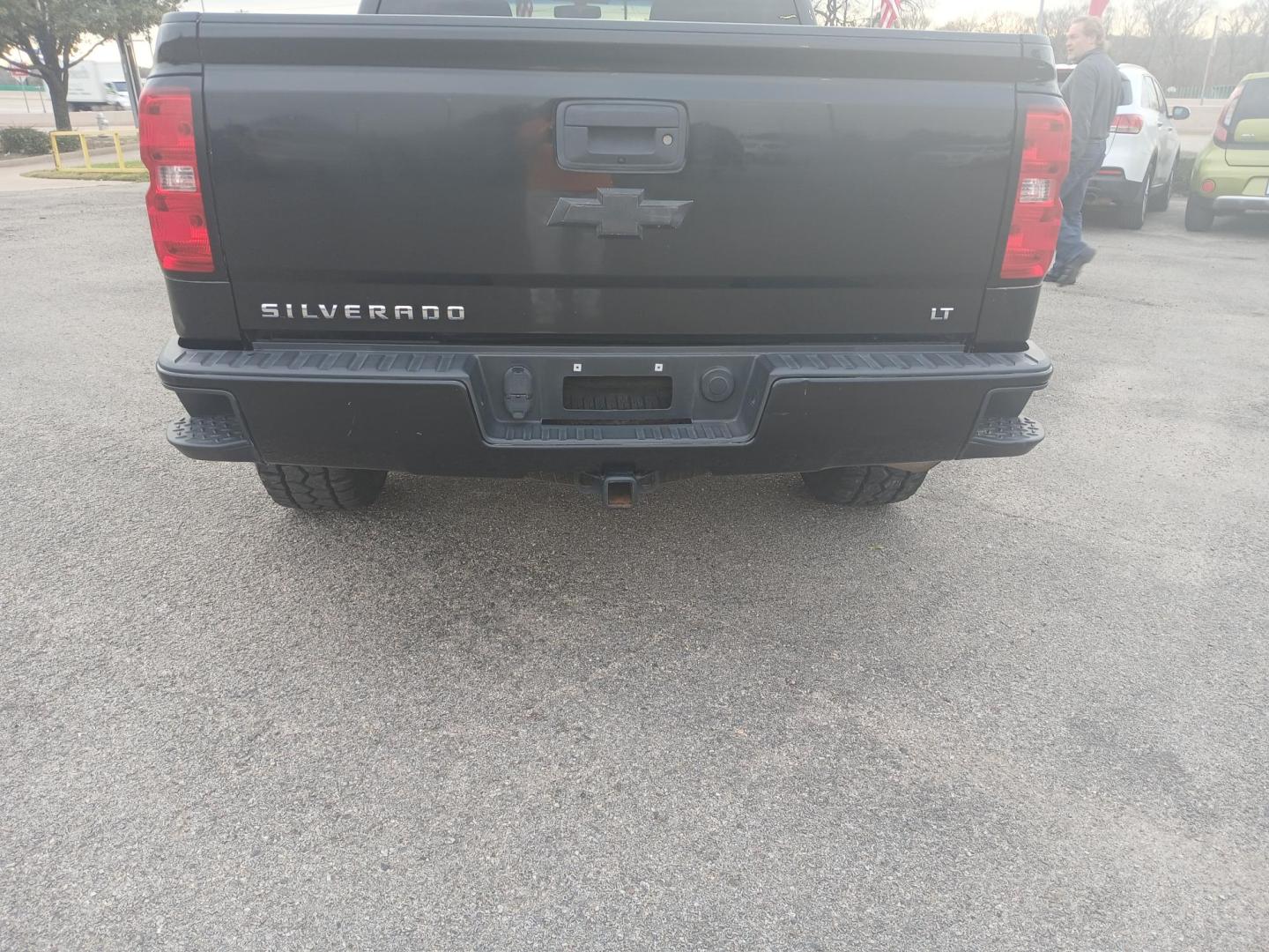 2017 BLACK Chevrolet Silverado 1500 LT Crew Cab 4WD (3GCUKREC8HG) with an 5.3L V8 OHV 16V engine, 6A transmission, located at 420 I-35E, Lancaster, TX, 75146, (469) 297-4144, 32.593929, -96.823685 - Photo#3