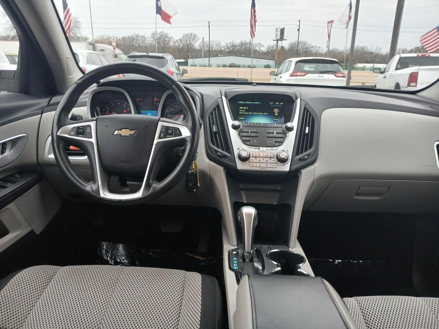 2014 WHITE Chevrolet Equinox 1LT 2WD (2GNALBEK7E6) with an 2.4L L4 DOHC 16V engine, 6-Speed Automatic transmission, located at 420 I-35E, Lancaster, TX, 75146, (469) 297-4144, 32.593929, -96.823685 - Photo#4