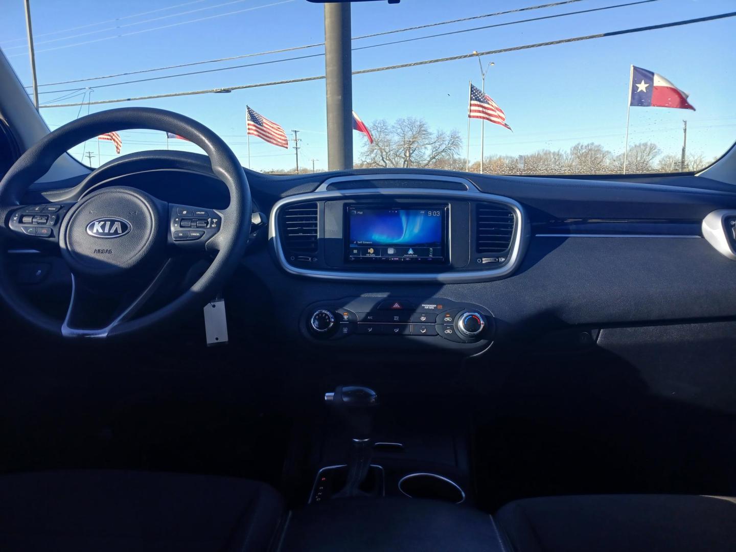 2016 GRAY Kia Sorento LX 2WD (5XYPG4A34GG) with an 2.4L L4 DOHC 16V engine, 6-Speed Automatic transmission, located at 420 I-35E, Lancaster, TX, 75146, (469) 297-4144, 32.593929, -96.823685 - Photo#3