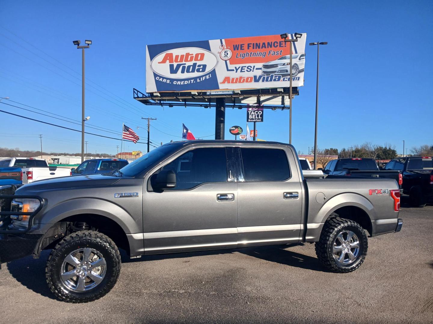 2018 GRAY Ford F-150 XLT SuperCrew 5.5-ft. Bed 4WD (1FTEW1EG3JK) with an 3.5L V6 TURBO engine, 6A transmission, located at 420 I-35E, Lancaster, TX, 75146, (469) 297-4144, 32.593929, -96.823685 - Photo#1