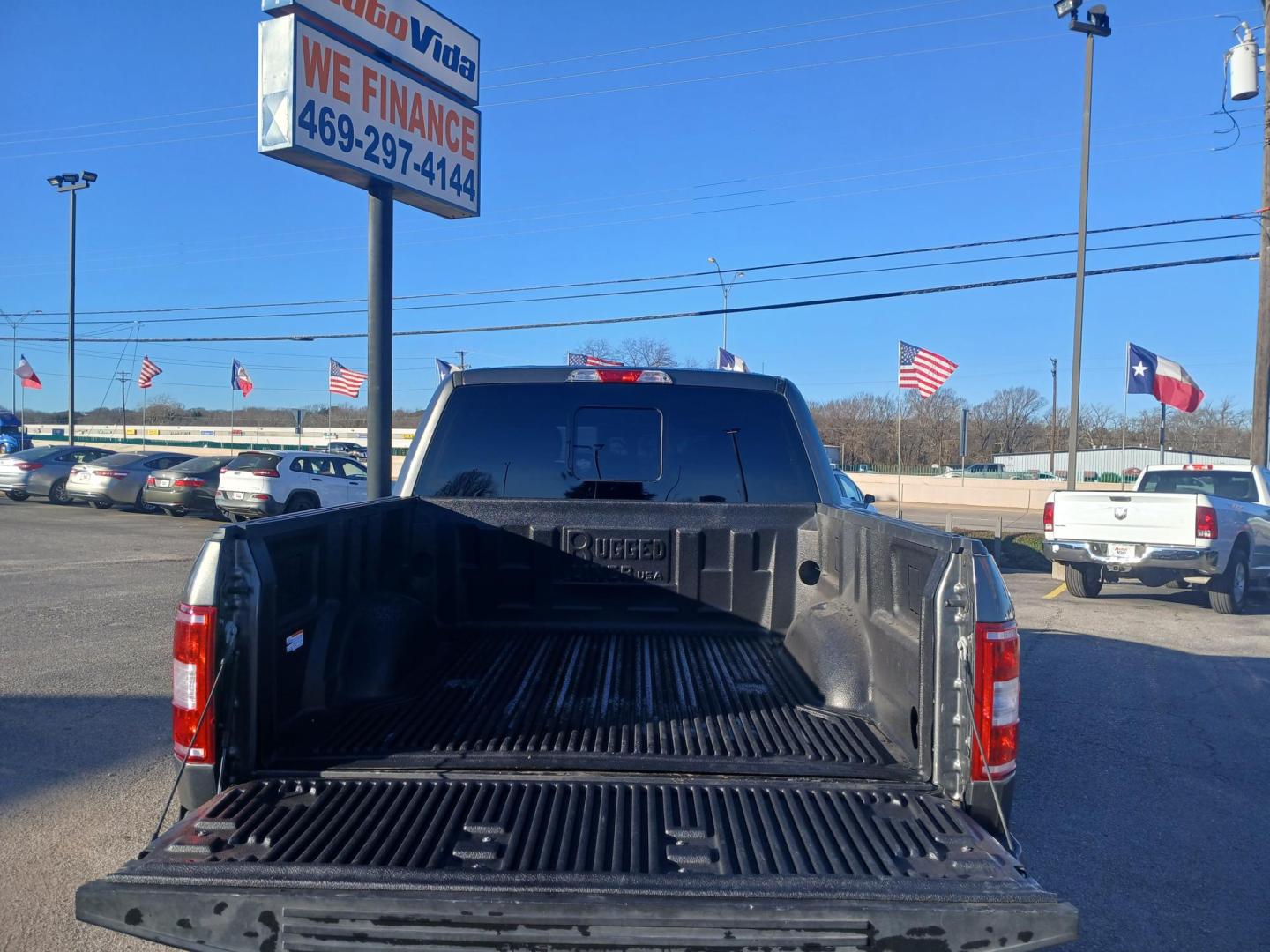 2018 GRAY Ford F-150 XLT SuperCrew 5.5-ft. Bed 4WD (1FTEW1EG3JK) with an 3.5L V6 TURBO engine, 6A transmission, located at 420 I-35E, Lancaster, TX, 75146, (469) 297-4144, 32.593929, -96.823685 - Photo#3