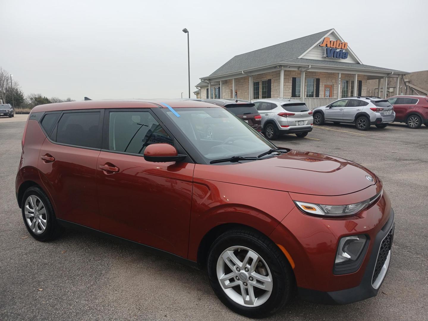 2020 RED Kia Soul S (KNDJ23AUXL7) with an 2.0L L4 DOHC 16V engine, CVT transmission, located at 420 I-35E, Lancaster, TX, 75146, (469) 297-4144, 32.593929, -96.823685 - Photo#0