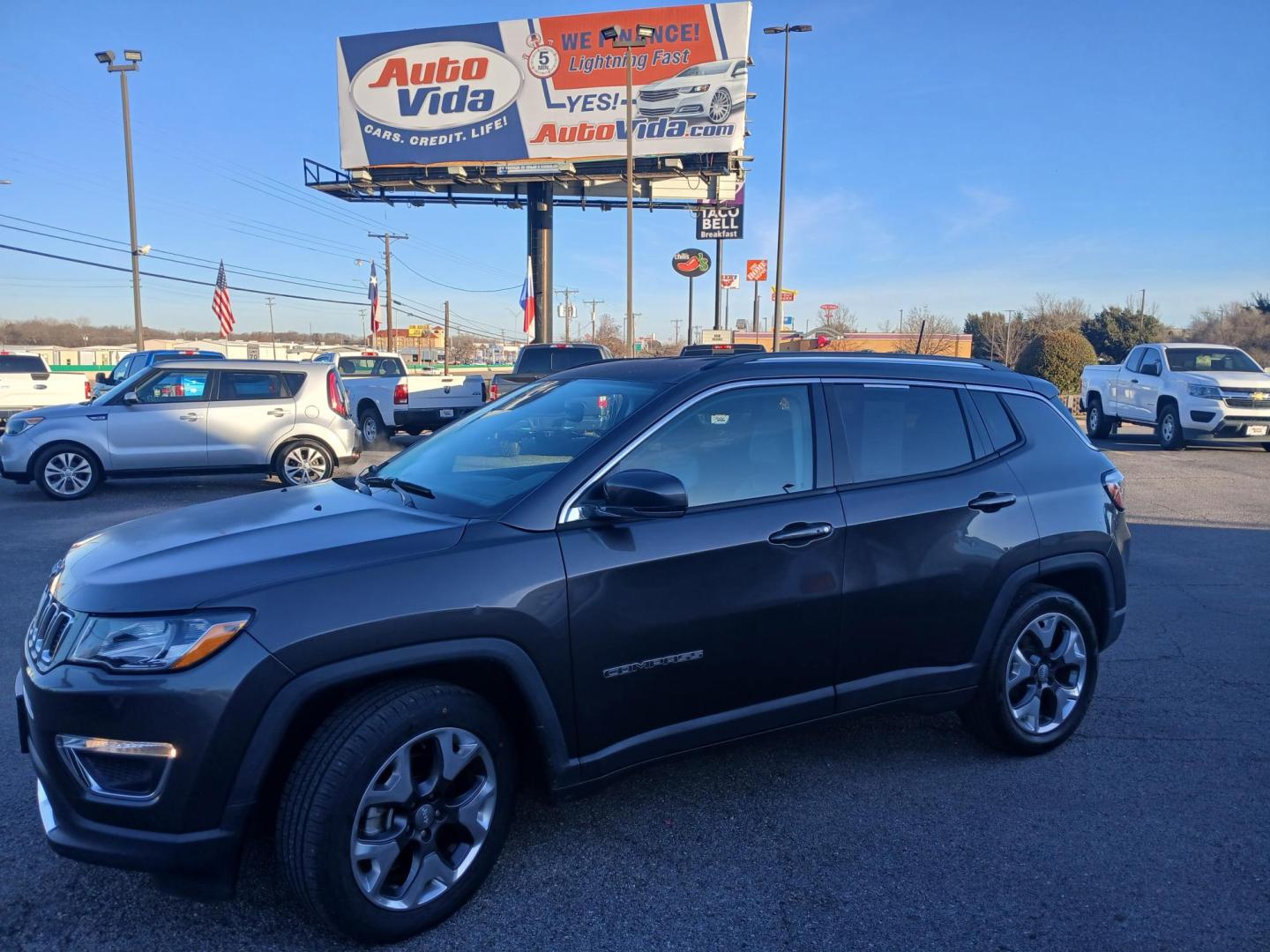 2020 GRAY Jeep Compass Limited FWD (3C4NJCCBXLT) with an 2.4L L4 DOHC 16V engine, CVT transmission, located at 420 I-35E, Lancaster, TX, 75146, (469) 297-4144, 32.593929, -96.823685 - Photo#0