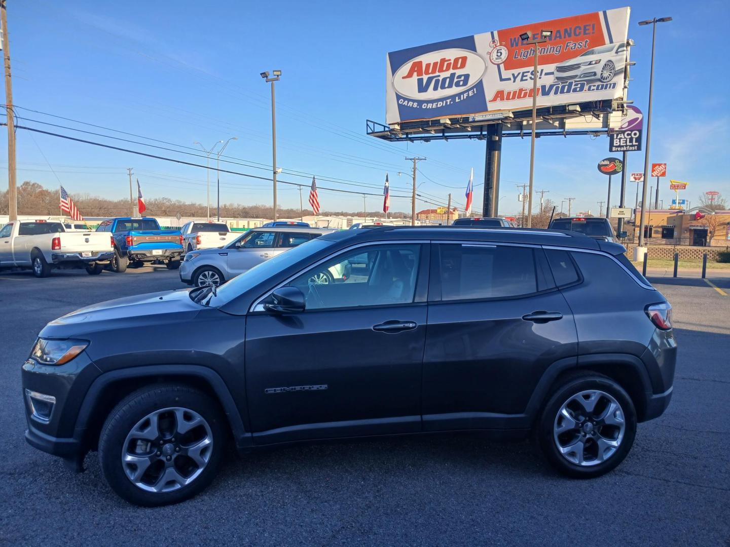 2020 GRAY Jeep Compass Limited FWD (3C4NJCCBXLT) with an 2.4L L4 DOHC 16V engine, CVT transmission, located at 420 I-35E, Lancaster, TX, 75146, (469) 297-4144, 32.593929, -96.823685 - Photo#1