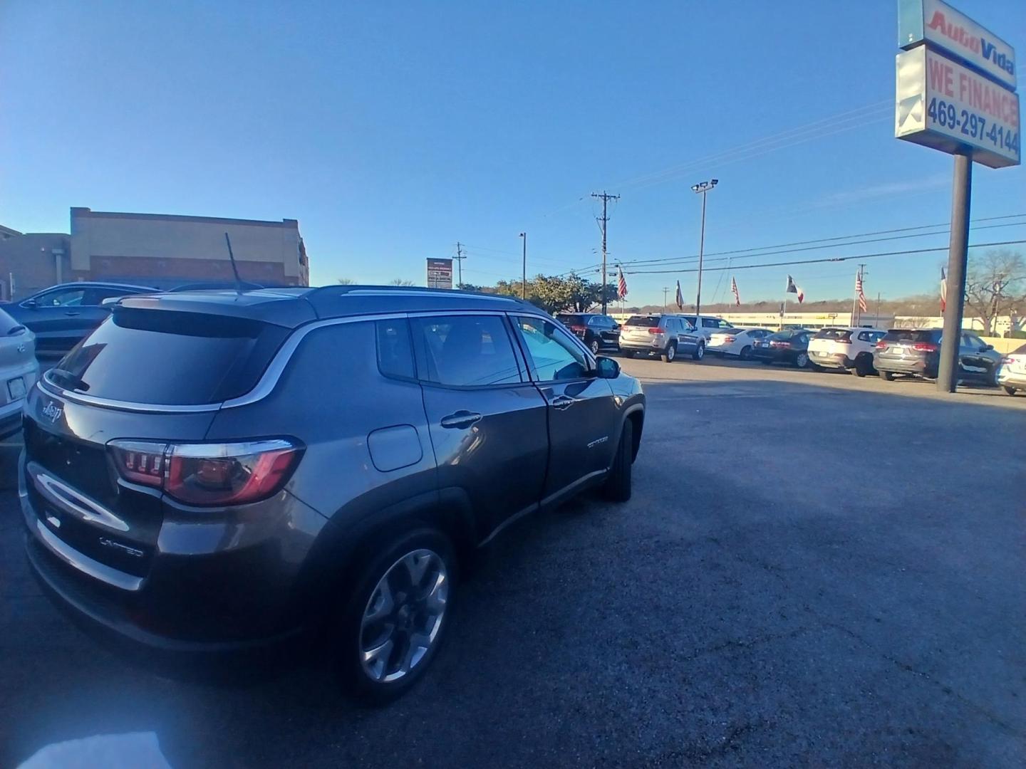 2020 GRAY Jeep Compass Limited FWD (3C4NJCCBXLT) with an 2.4L L4 DOHC 16V engine, CVT transmission, located at 420 I-35E, Lancaster, TX, 75146, (469) 297-4144, 32.593929, -96.823685 - Photo#2