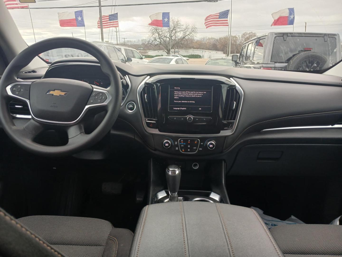 2020 SILVER Chevrolet Traverse LS FWD (1GNERFKW7LJ) with an 3.6L V6 DOHC 24V engine, 9A transmission, located at 420 I-35E, Lancaster, TX, 75146, (469) 297-4144, 32.593929, -96.823685 - Photo#5