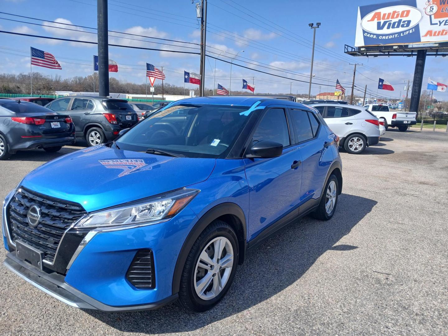 2021 BLUE Nissan Kicks S (3N1CP5BV0ML) with an 1.6L L4 engine, CVT transmission, located at 420 I-35E, Lancaster, TX, 75146, (469) 297-4144, 32.593929, -96.823685 - Photo#0