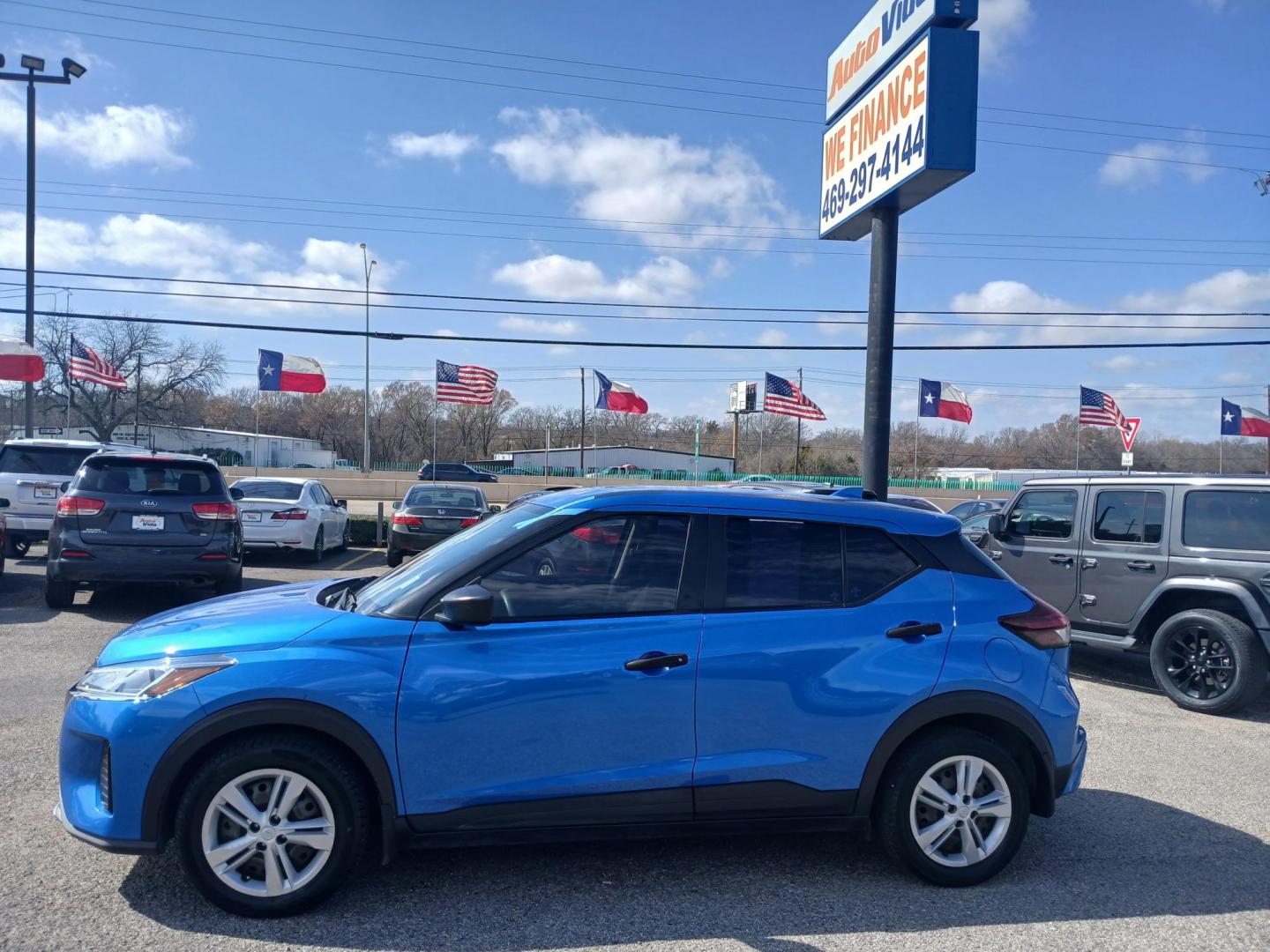 2021 BLUE Nissan Kicks S (3N1CP5BV0ML) with an 1.6L L4 engine, CVT transmission, located at 420 I-35E, Lancaster, TX, 75146, (469) 297-4144, 32.593929, -96.823685 - Photo#1