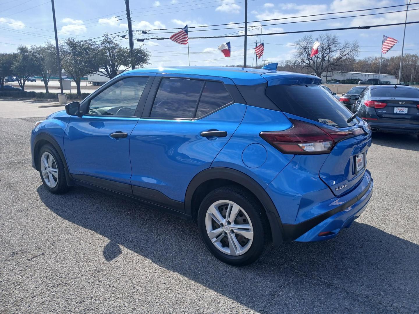 2021 BLUE Nissan Kicks S (3N1CP5BV0ML) with an 1.6L L4 engine, CVT transmission, located at 420 I-35E, Lancaster, TX, 75146, (469) 297-4144, 32.593929, -96.823685 - Photo#2